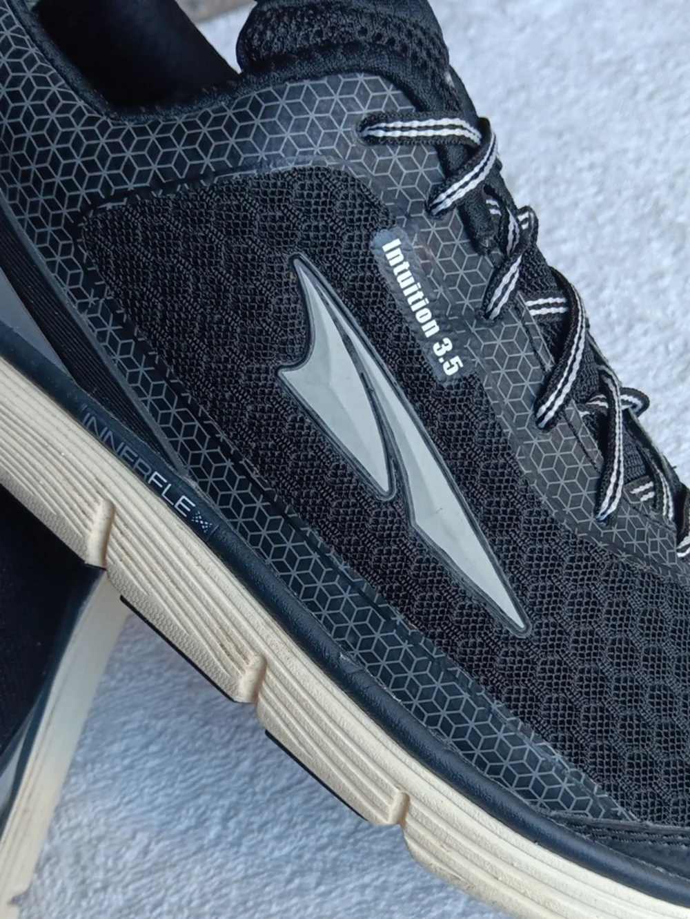 Altra Intuition 3.5 Athletic Shoes